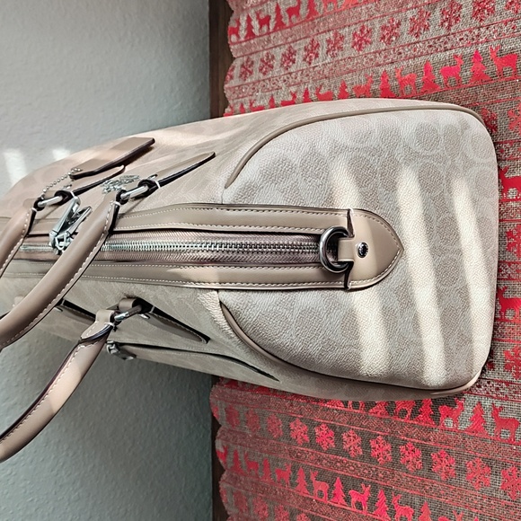 Coach Large Rowan In Canvas Signature Print - Picture 2 of 8